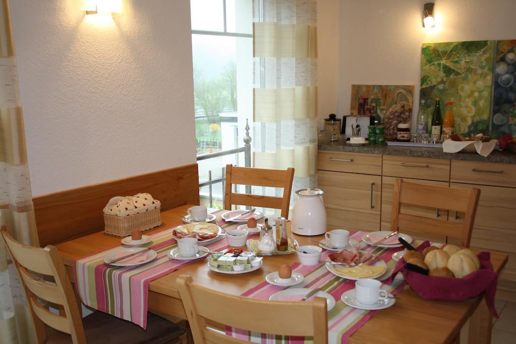 Hotel Weingut Goeres Briedel Zimmer foto